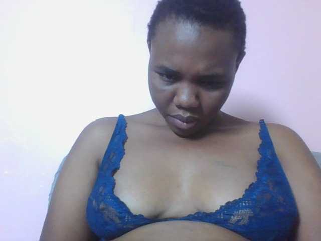 Kittydew live cam on BongaCams