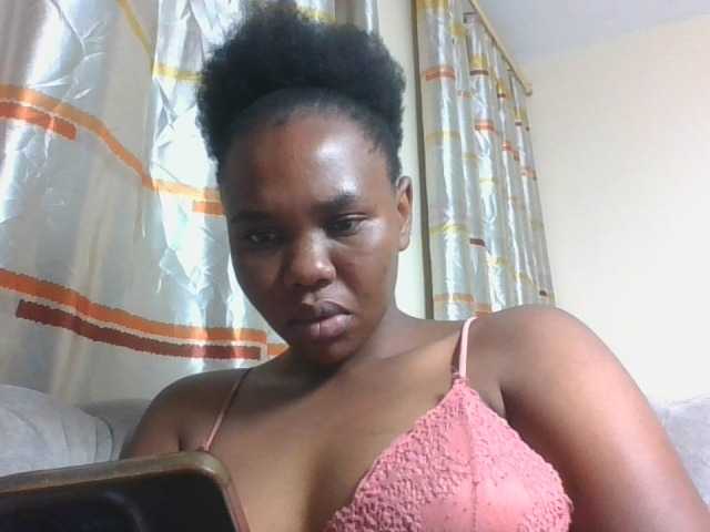 Kittydew live cam on BongaCams