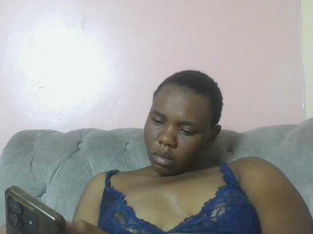 Kittydew live cam on BongaCams