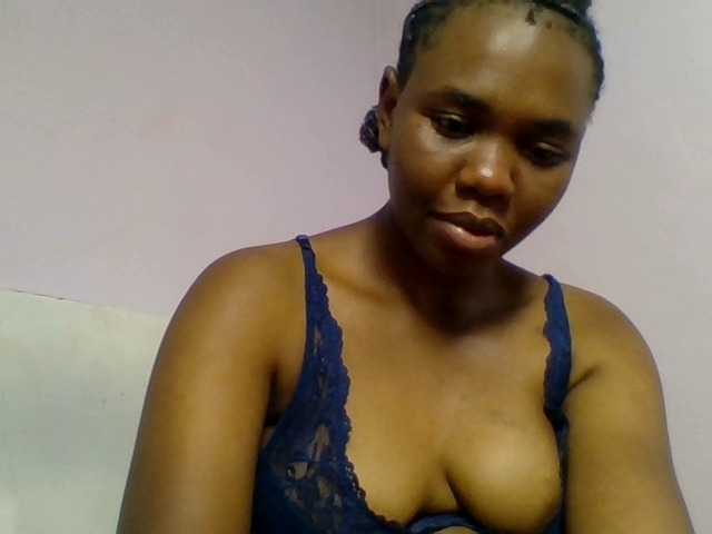 Kittydew live cam on BongaCams