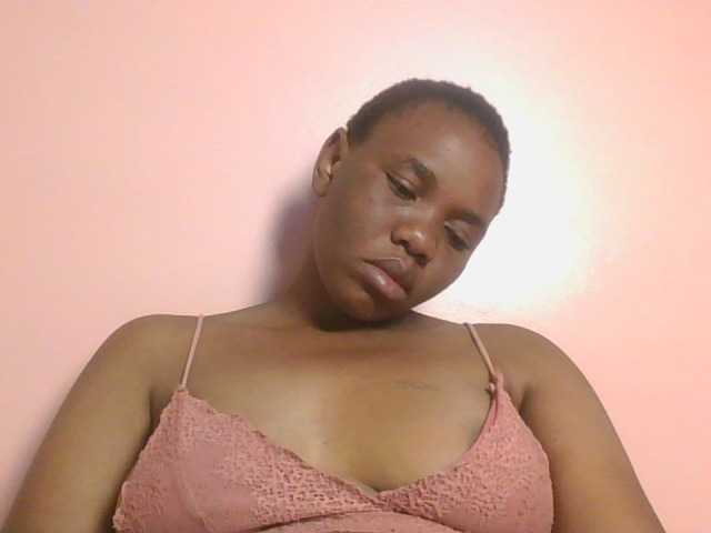 Kittydew live cam on BongaCams