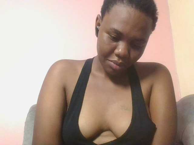 Kittydew live cam on BongaCams