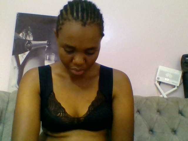 Kittydew live cam on BongaCams