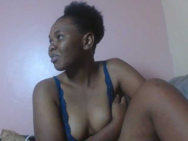 Kittydew live cam on BongaCams
