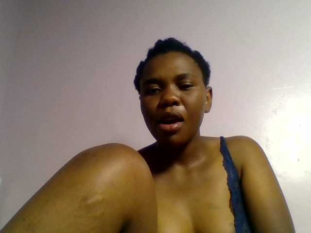 Kittydew live cam on BongaCams