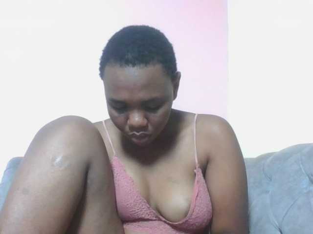 Kittydew live cam on BongaCams