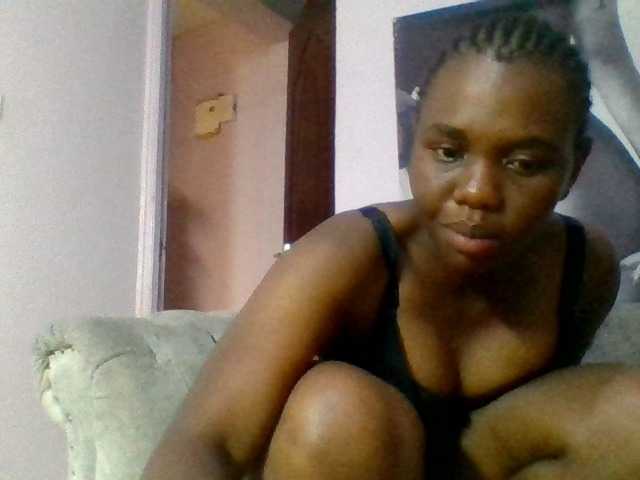 Kittydew live cam on BongaCams