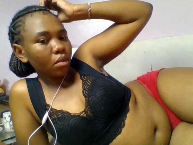 Kittydew live cam on BongaCams