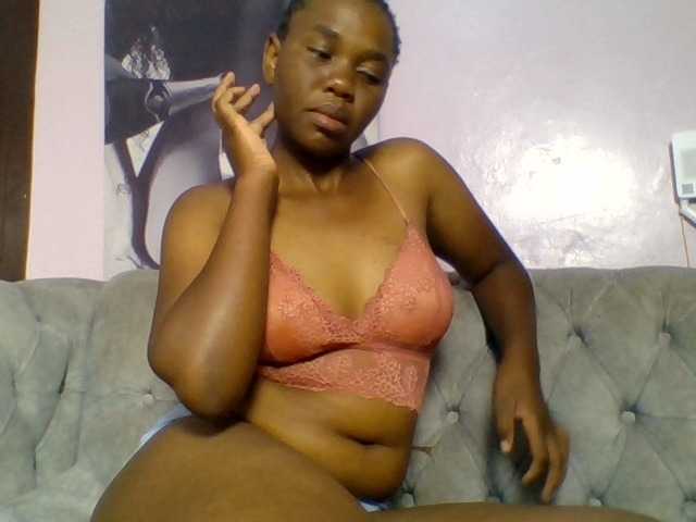 Kittydew live cam on BongaCams