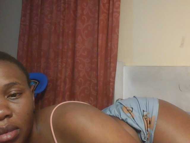 Kittydew live cam on BongaCams