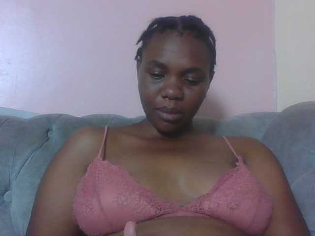 Kittydew live cam on BongaCams