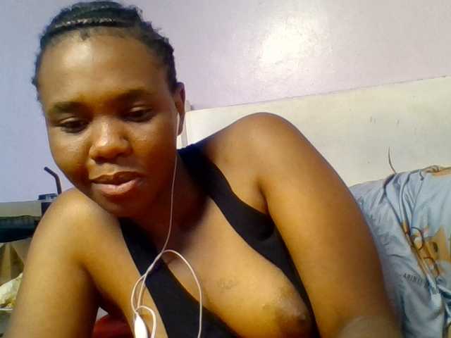 Kittydew live cam on BongaCams