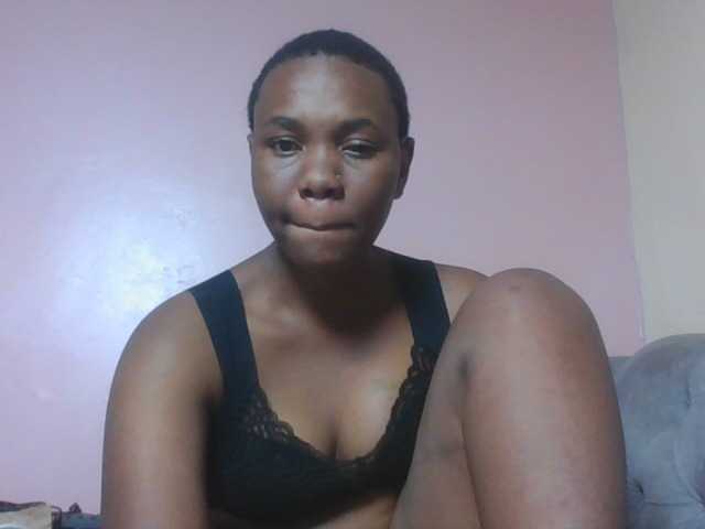 Kittydew live cam on BongaCams