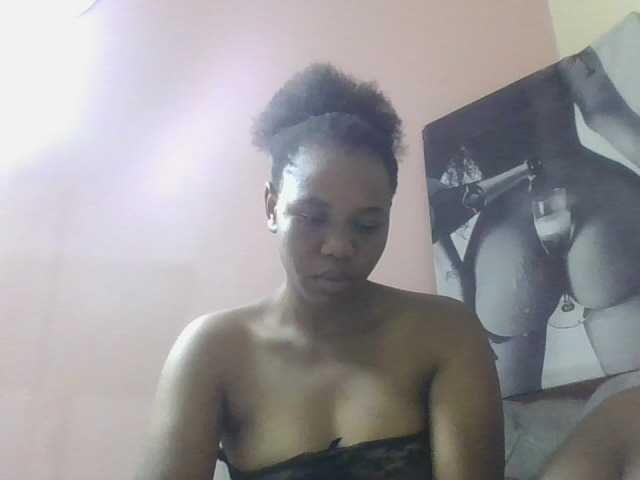 Kittydew live cam on BongaCams