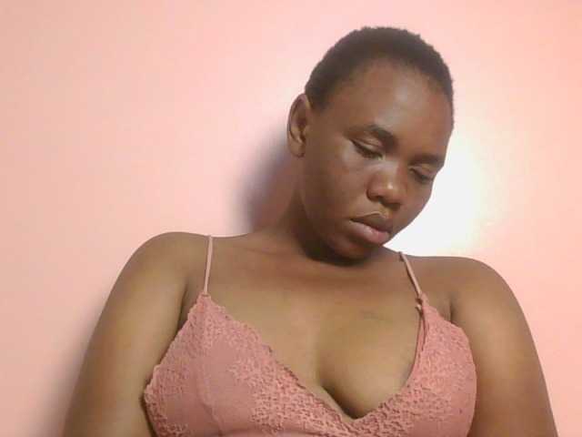 Kittydew live cam on BongaCams