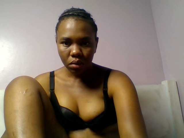 Kittydew live cam on BongaCams