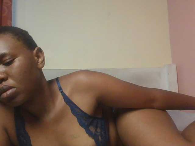 Kittydew live cam on BongaCams