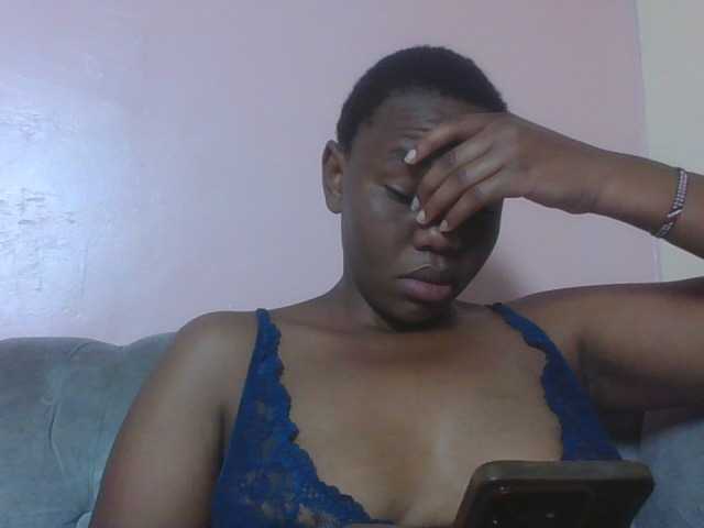 Kittydew live cam on BongaCams