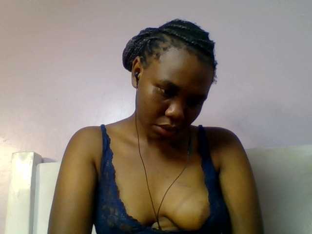 Kittydew live cam on BongaCams
