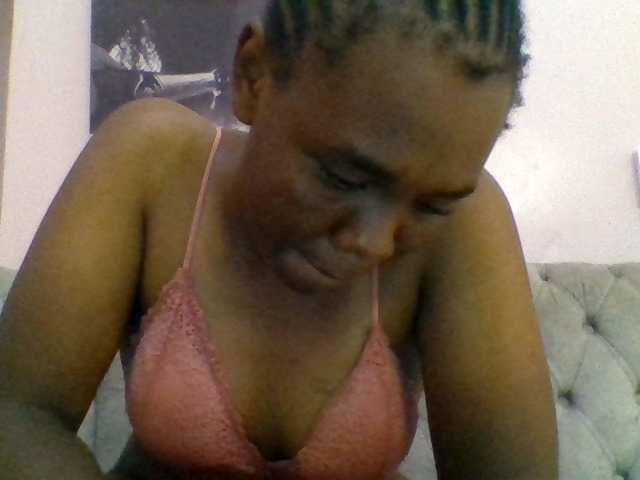 Kittydew live cam on BongaCams