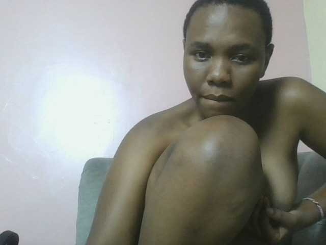 Kittydew live cam on BongaCams