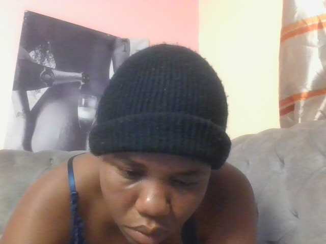 Kittydew live cam on BongaCams