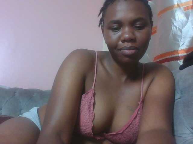 Kittydew live cam on BongaCams