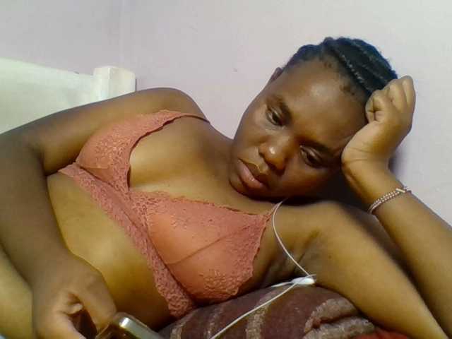 Kittydew live cam on BongaCams