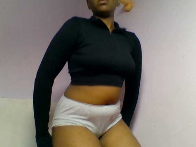 Kittydew live cam on BongaCams