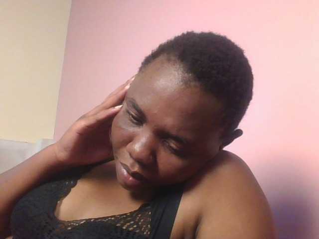 Kittydew, live now on BongaCams