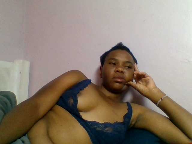 Kittydew live cam on BongaCams