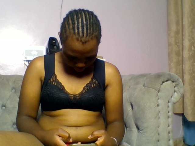 Kittydew live cam on BongaCams