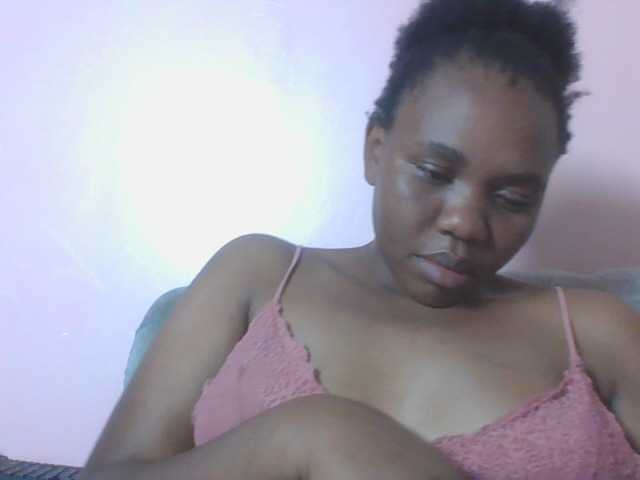 Kittydew live cam on BongaCams