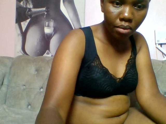 Kittydew live cam on BongaCams