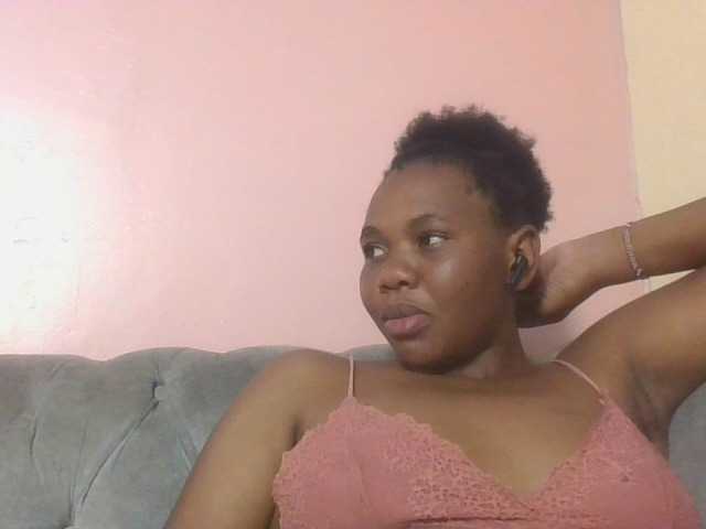 Kittydew live cam on BongaCams