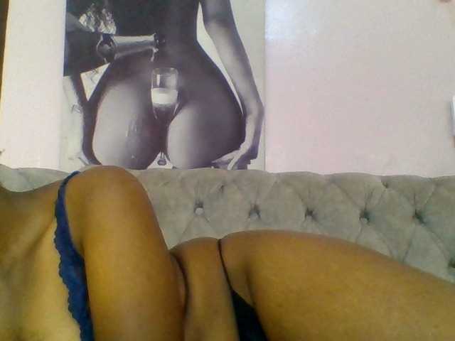 Kittydew live cam on BongaCams