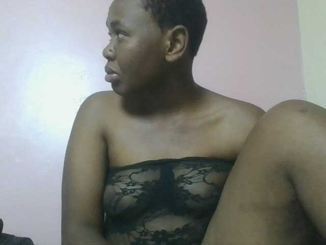 Kittydew live cam on BongaCams