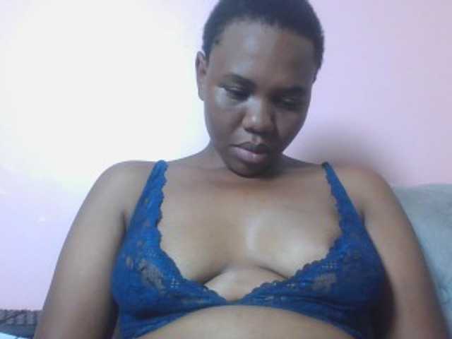 Kittydew live cam on BongaCams