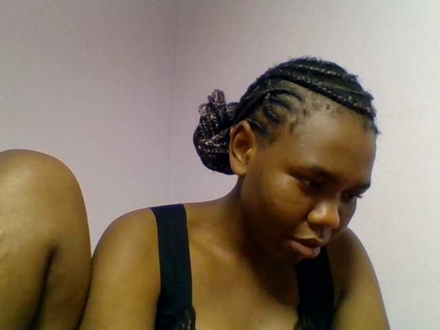 Kittydew live cam on BongaCams