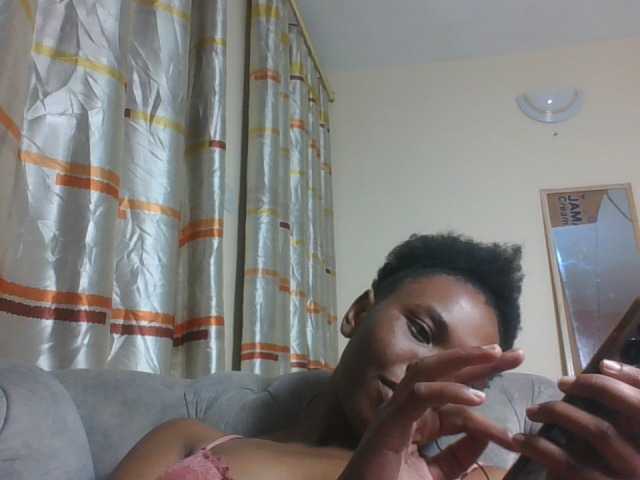 Kittydew live cam on BongaCams