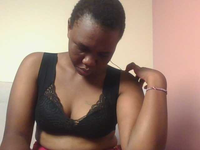 Kittydew live cam on BongaCams