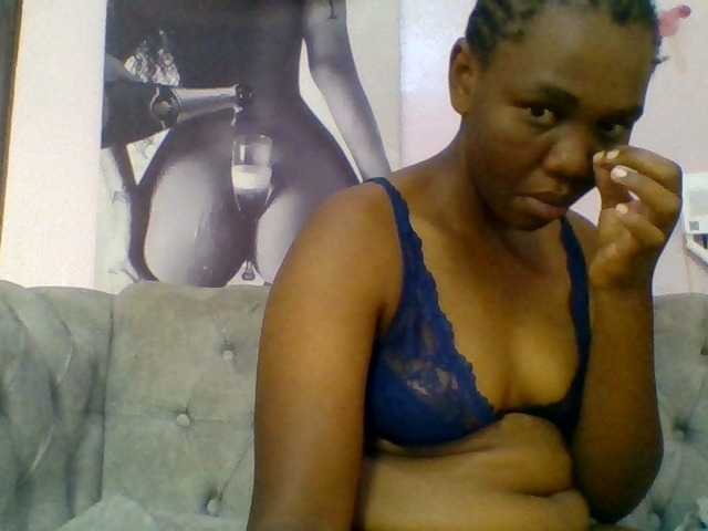 Kittydew live cam on BongaCams