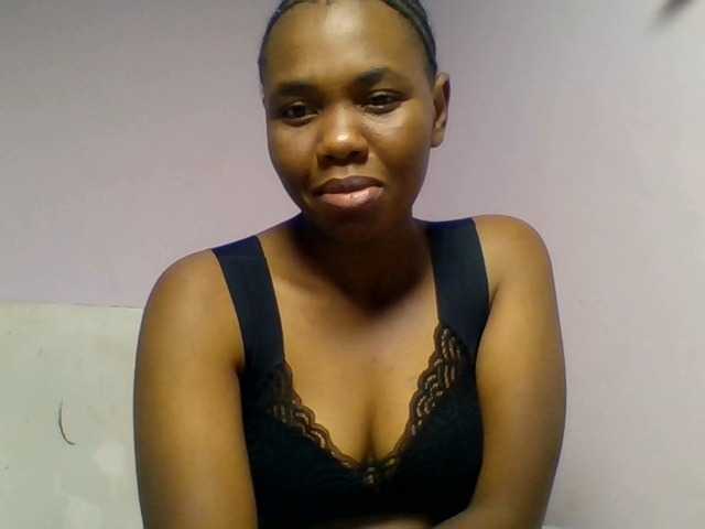 Kittydew live cam on BongaCams