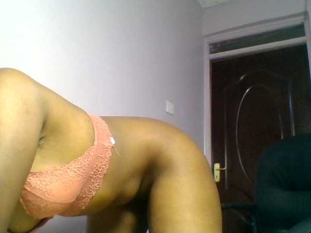 Kittydew live cam on BongaCams