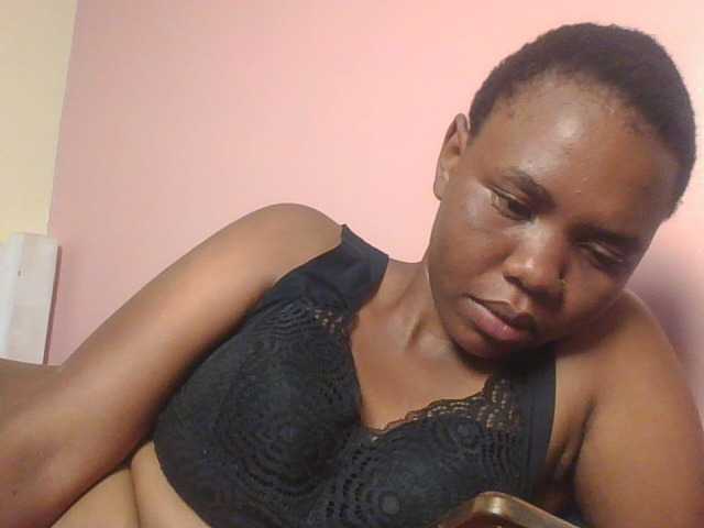 Kittydew, live now on BongaCams