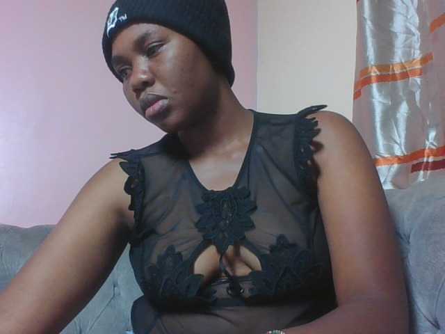 Kittydew live cam on BongaCams