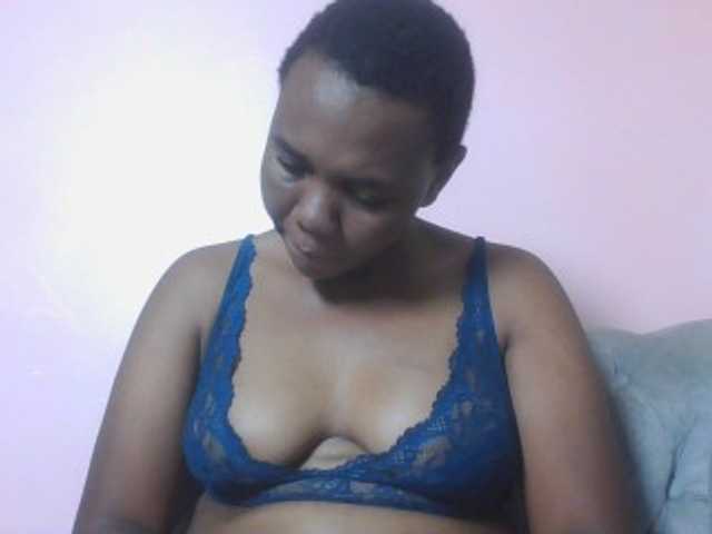 Kittydew live cam on BongaCams