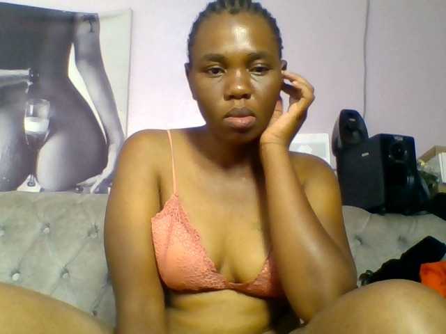 Kittydew live cam on BongaCams