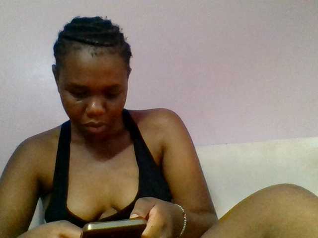 Kittydew live cam on BongaCams