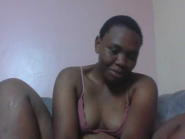 Kittydew live cam on BongaCams